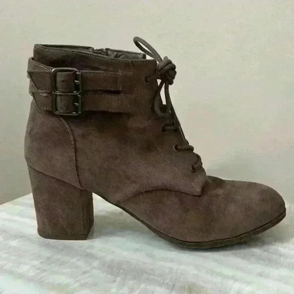 NWOT Suede Ankle Boots with Block Heel - Picture 3 of 7